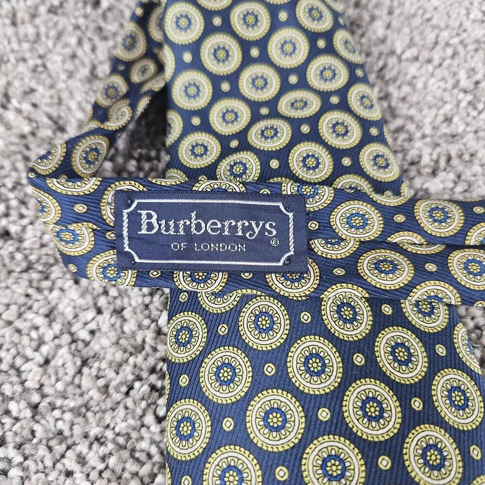 Burberry excellent like